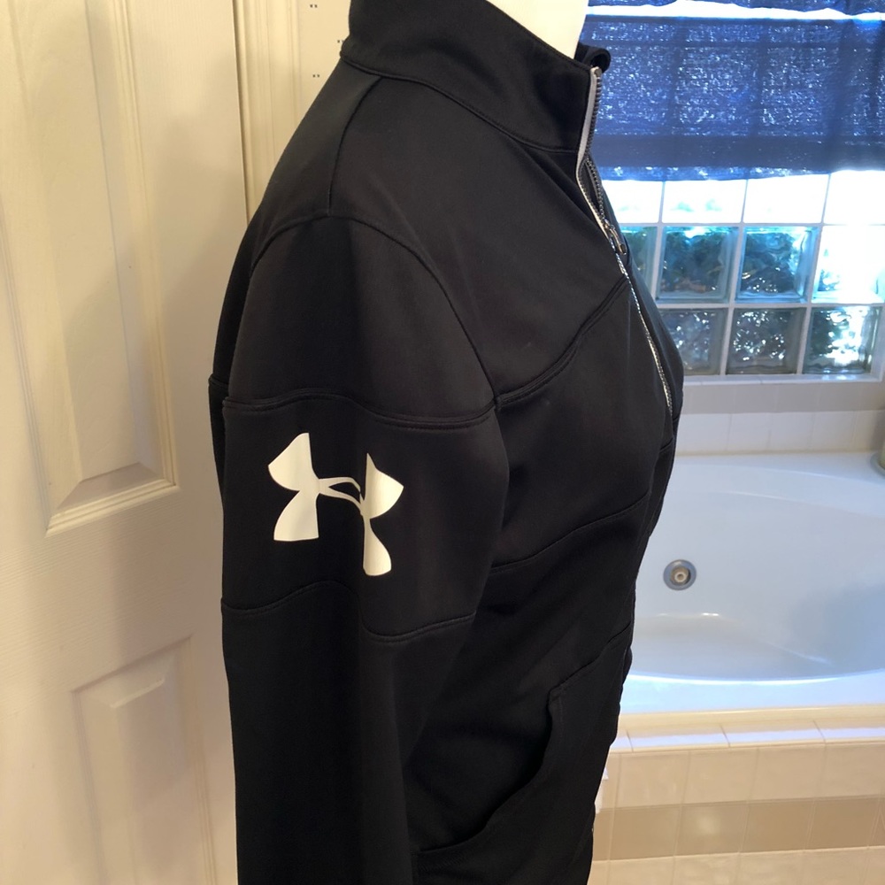 Underarmour light all season gear jacket
